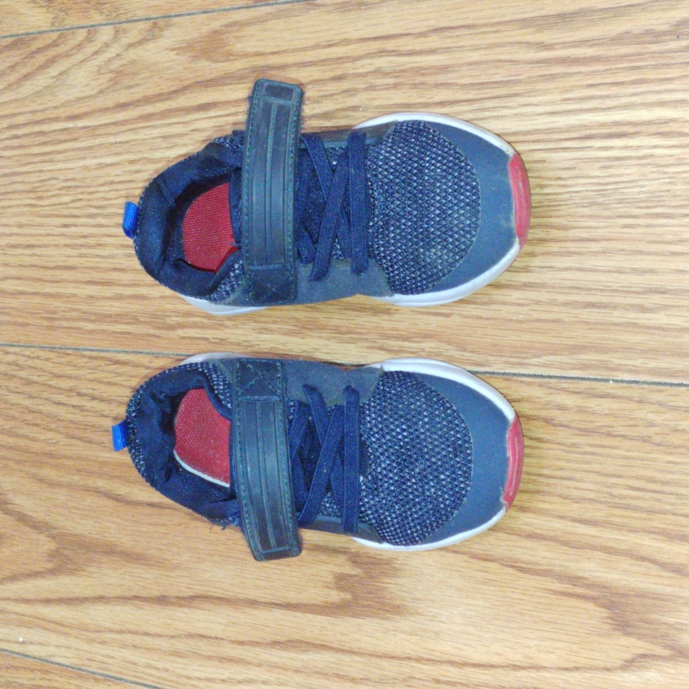 Toddler boy shoes size 8